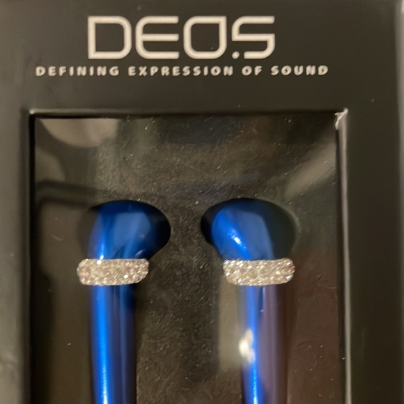 NWT DEOS iPhones & iPod earphone covers Royal Blue with Swarovski Crystals - Picture 2 of 7